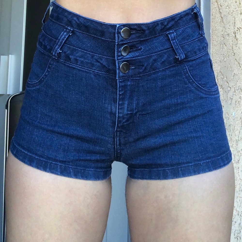 Short jean shorts